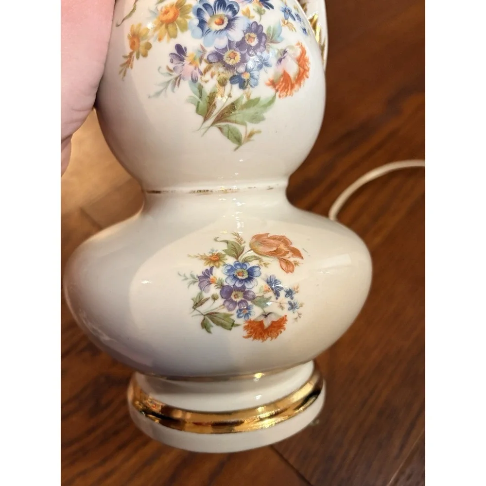 Vintage Urn Style Porcelain Hand Painted Floral Motif With Gold Trim Lamp 20